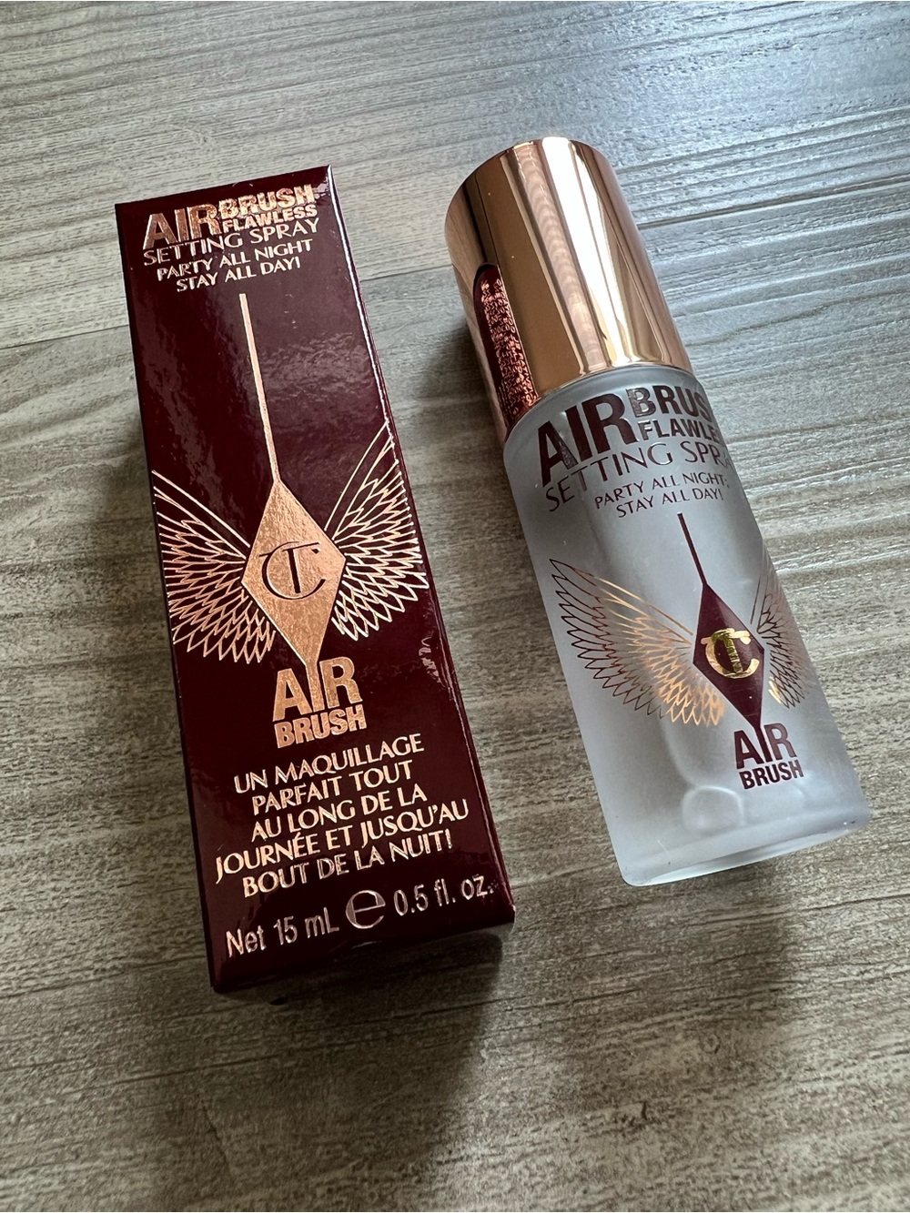 CHARLOTTE TILBURY • Airbrush Flawless Hydrating & Waterproof Setting Spray 15ml - Picture 2 of 2